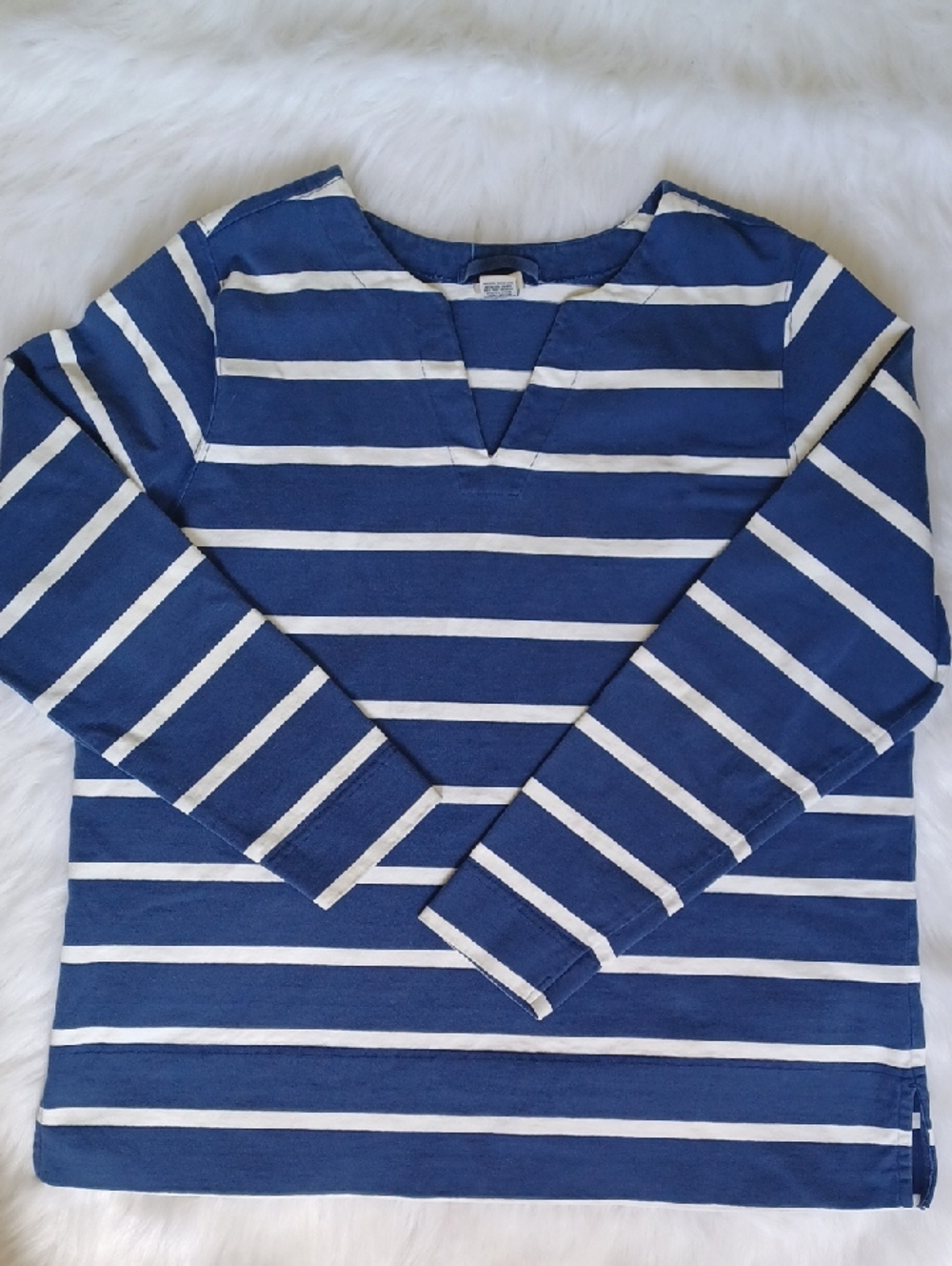L.L Bean Light Weight Sweatshirt. Womans XL-Regular. Blue And White Striped.